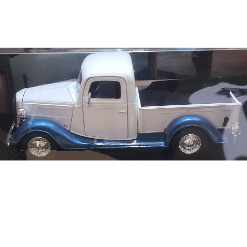 MoonPie Die Cast Christmas Truck with blue fenders